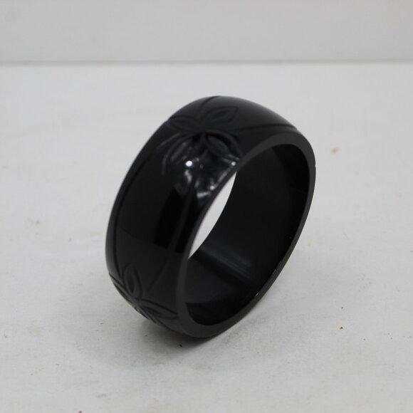 Vintage Black Carved Lucite Bangle Bracelet - Picture 4 of 4
